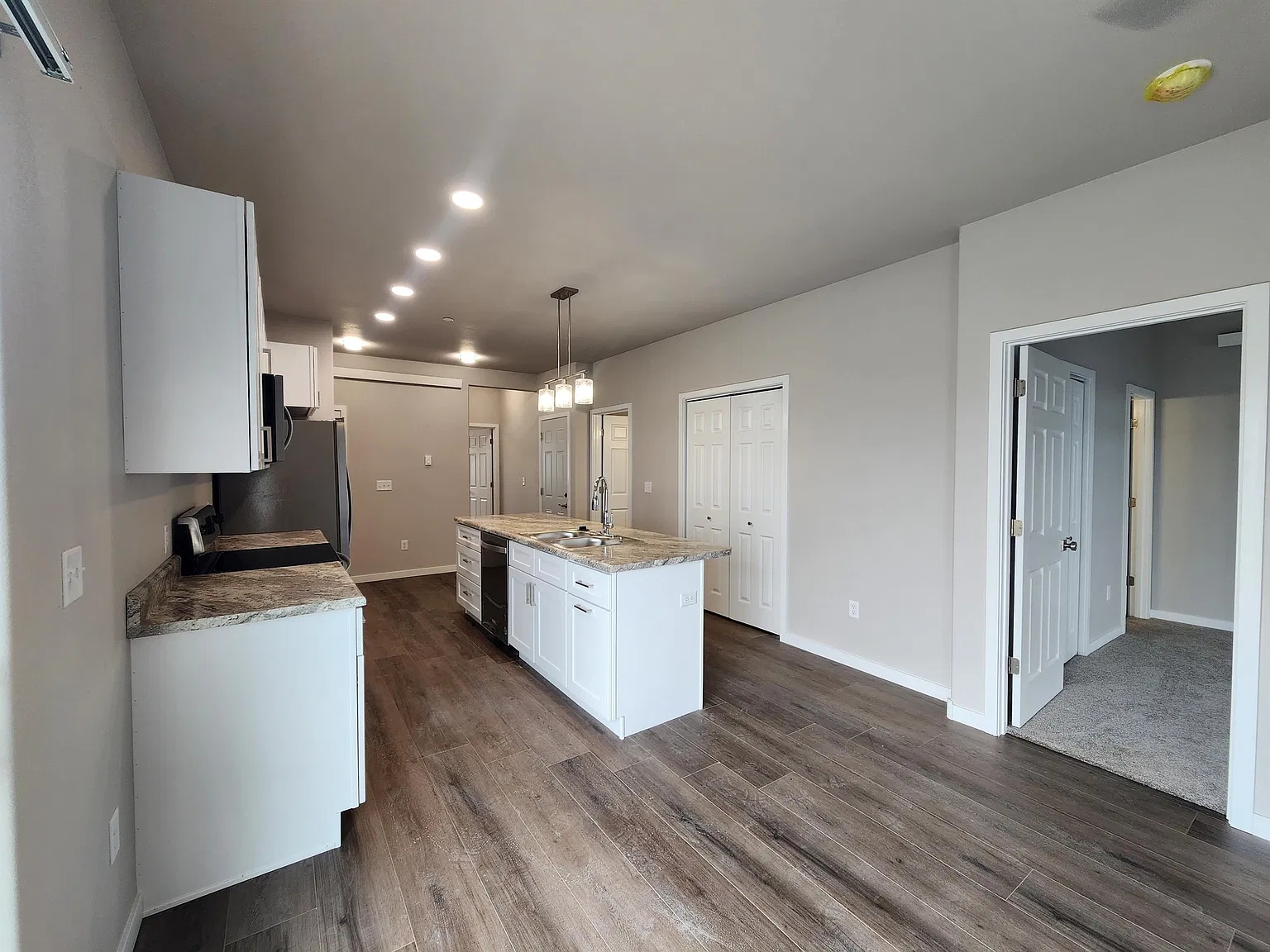 2634 Hennessy Dr. - B — Photo 4