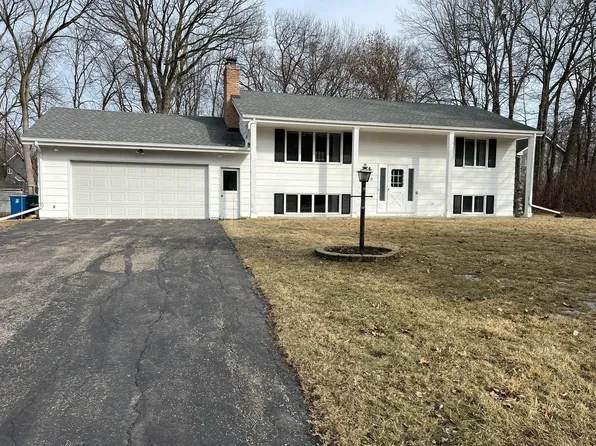 830 Harbor Ln N, Plymouth, MN 55447