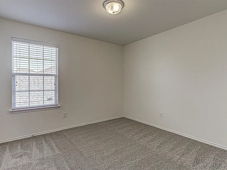 339 Alamosa Dr — Photo 34