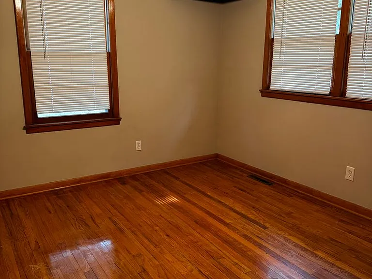 119 S Byers Ave — Photo 4