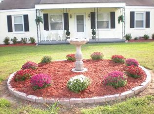 406 E 1st St, Princeton, NC 27569