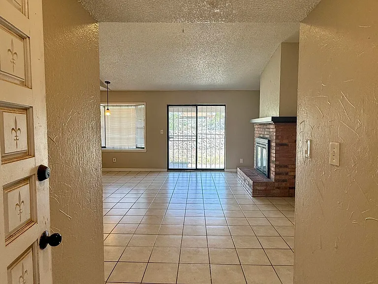 7113 El Cajon Dr — Photo 3