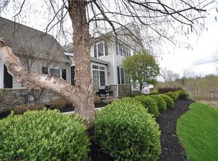 2 Turnberry Ct, Monroe, NY