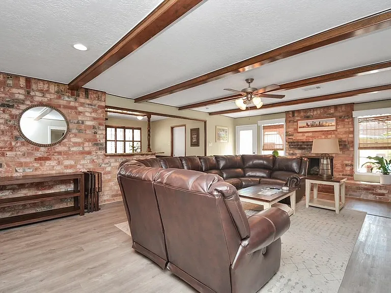 9811 Rocktree Dr — Photo 5