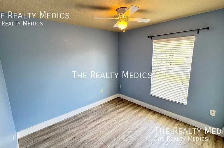 1040 Elderberry Dr — Photo 30