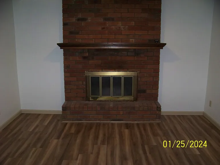 2604 E 50th St — Photo 5