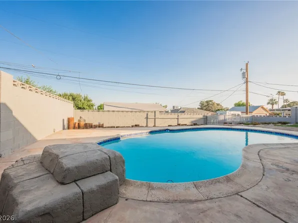 617 6th St, Boulder City, NV 89005