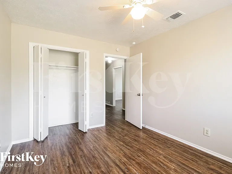 7447 Woodland West Dr — Photo 12