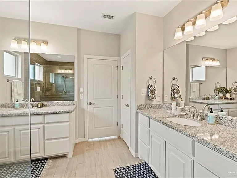 5365 Escondido Pass — Photo 11