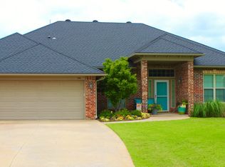 900 Baffy Ct, Edmond, OK 73025