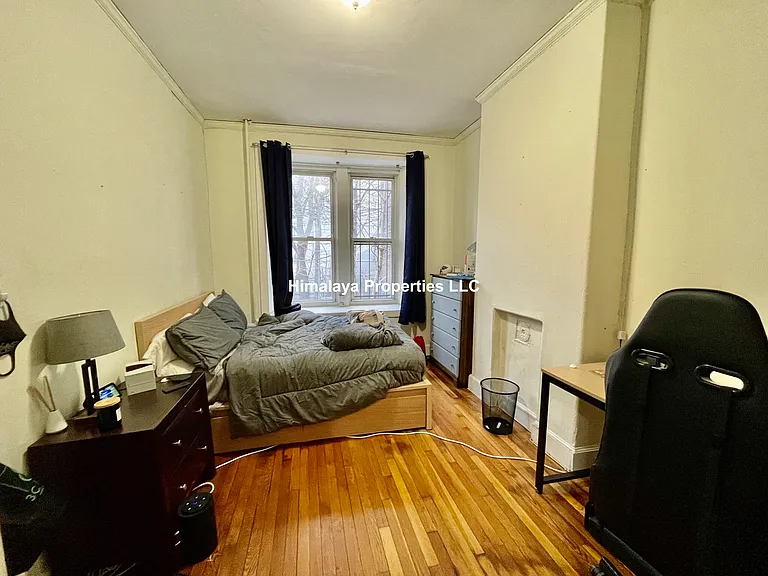 688 Parker St — Photo 7