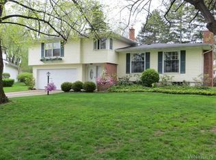 54 Jamstead Ct, Williamsville, NY 14221