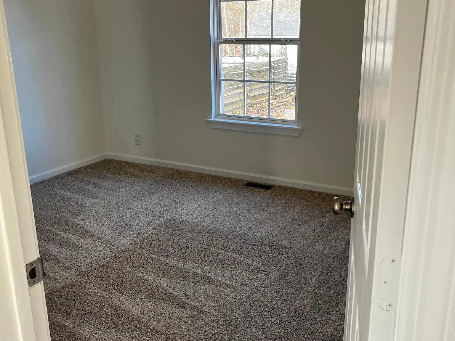 2806 Summertree Ln — Photo 3