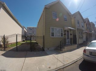 38 Vincent St, Newark, NJ 07105