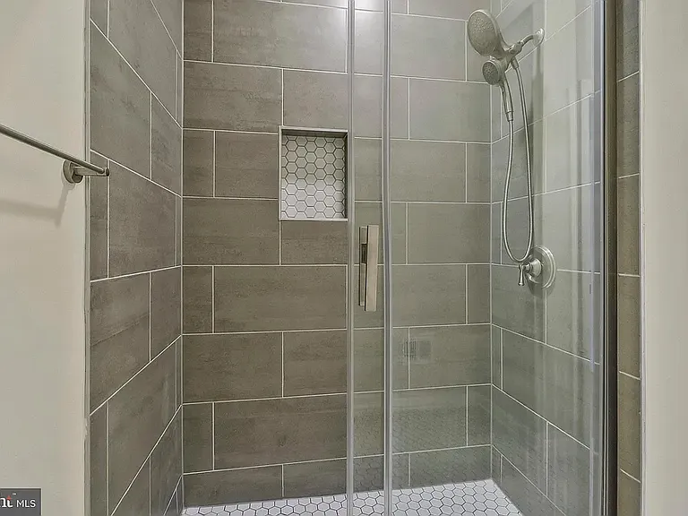 444 Kenyon St NW — Photo 26