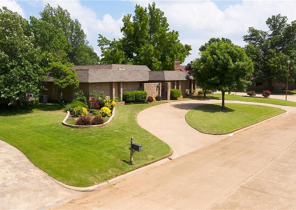 1st image of 1012 N Terrace Dr