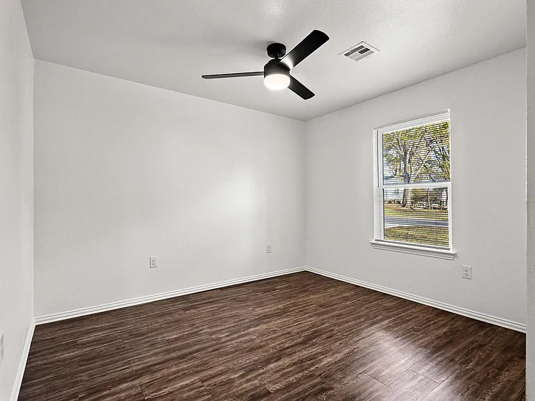 407 E Jones St #407 — Photo 7