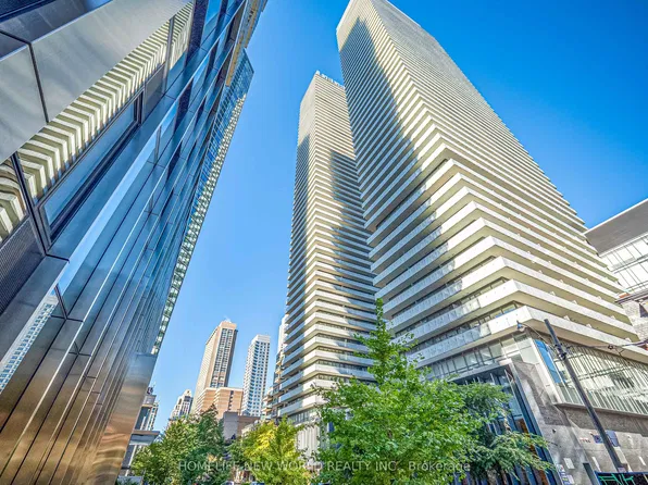 42 Charles St E #5603, Toronto, ON M4Y 0B7