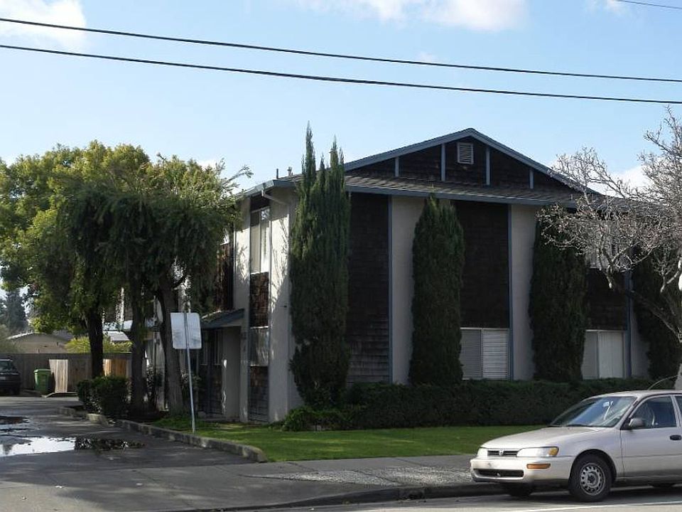 1st image of 18 Huntwood Way APT 3