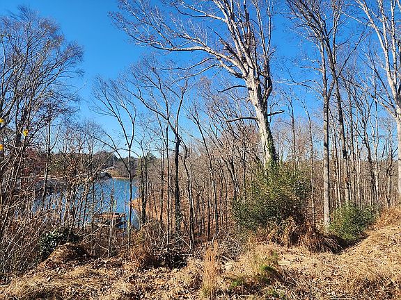 3rd image of 6135 Reives Rd