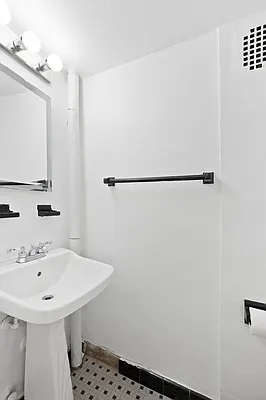 Sold by Simone Song Properties, LLC | media 23