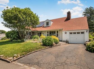 132 Macarthur Ln, Tarrytown, NY 10591