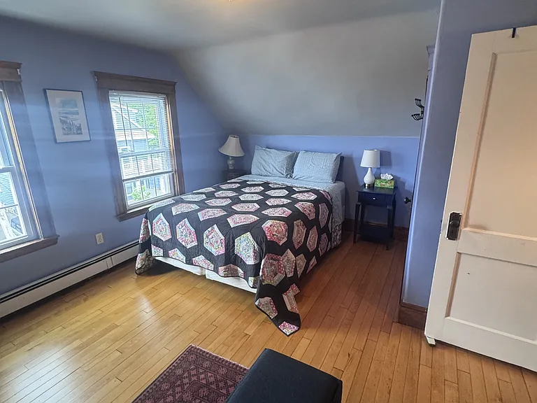 31 Stoughton St #2 — Photo 16