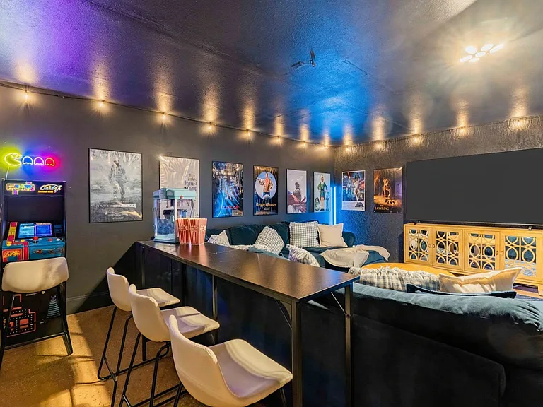 Building's Lounge