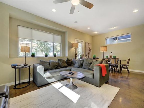 5th image of 3505 Villa Ct Unit 4