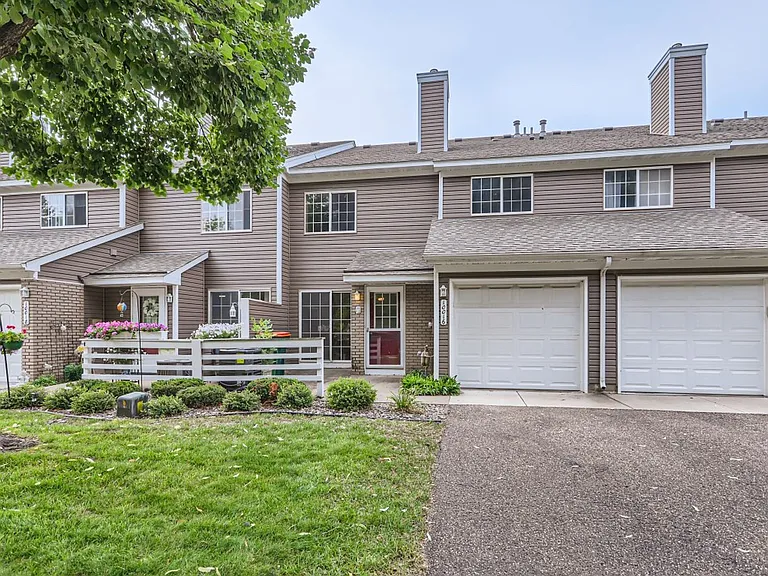 9941 Fillmore St NE — Photo 11