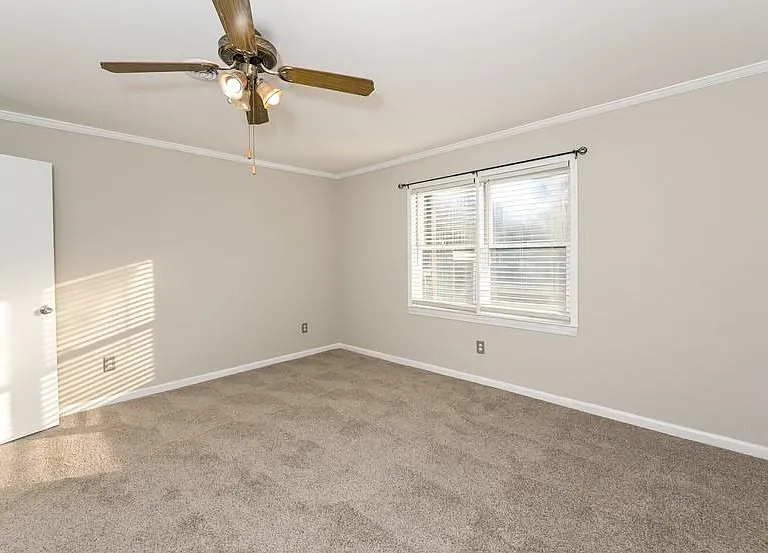 2505 W Broad St #122 — Photo 9