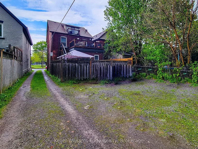 64 Locke St N #2 — Photo 18