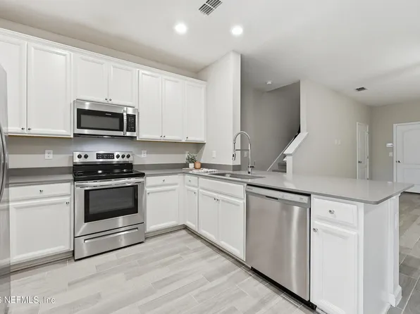 2552 SANDY DUNE Drive, Jacksonville, FL 32233