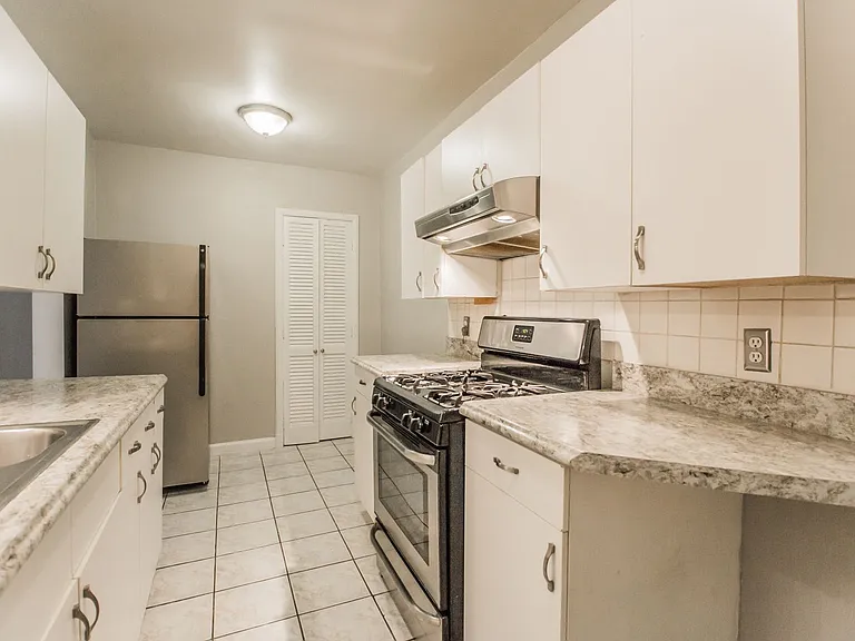 (851) 7260 Dartmouth — Photo 6