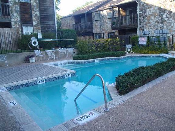 2nd image of 6903 Deatonhill Dr APT 18