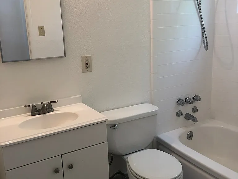 3228 Fairview Ct — Photo 10