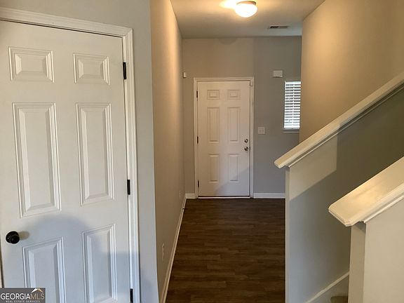 3rd image of 252 Magnaview Dr