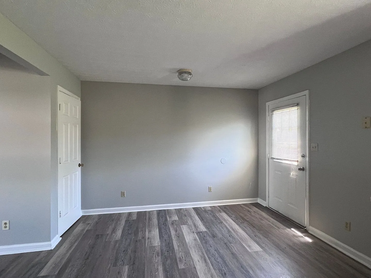 1-8 117 Countryside Drive — Photo 4