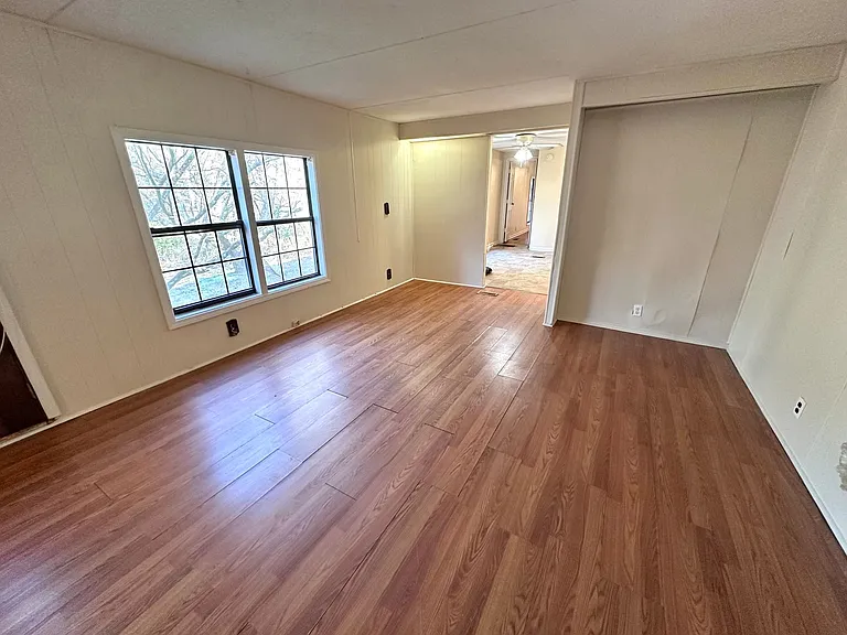 2622 Callier Springs Rd SE — Photo 4