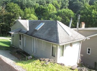 142 Locust St, Mc Kees Rocks, PA 15136