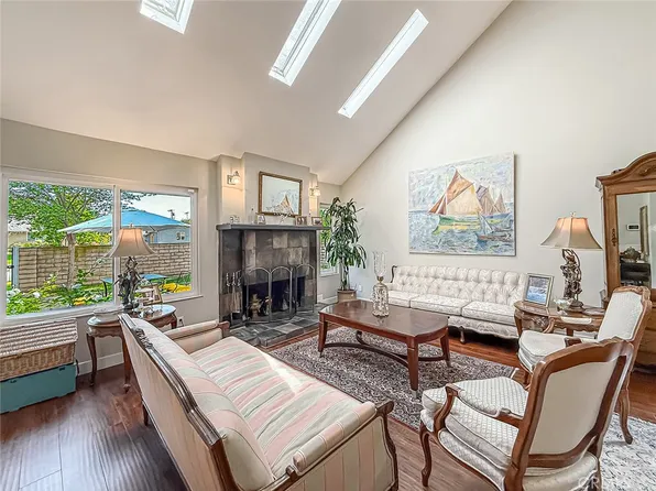 8371 Capistrano Ave, West Hills, CA 91304
