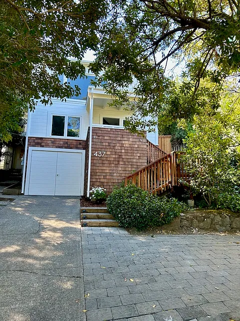 437 Oakdale Ave photo 1