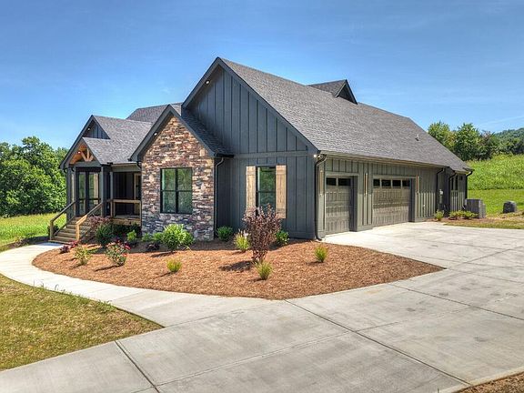 3rd image of 2490 New Hope Rd