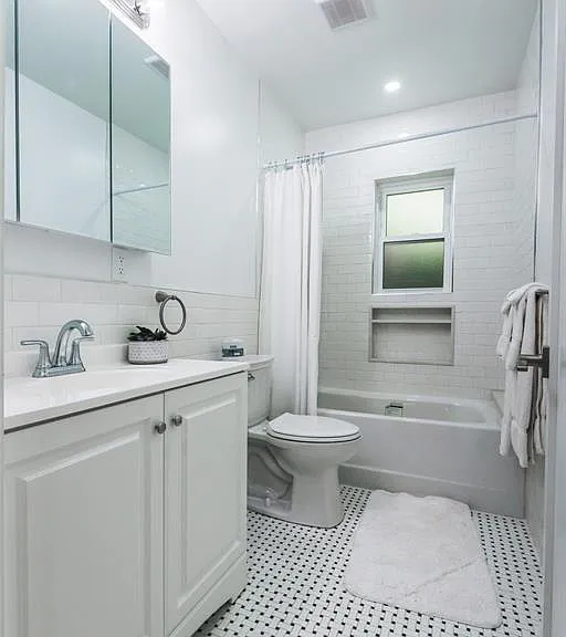 25 Van Duzen Pl #1 — Photo 17