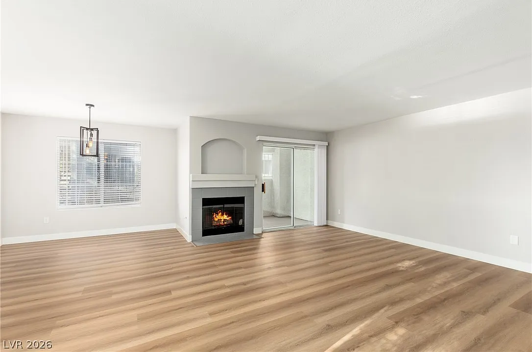 2 bed, 2.0 bath, 1081 sqft, $1,275 — Photo 4