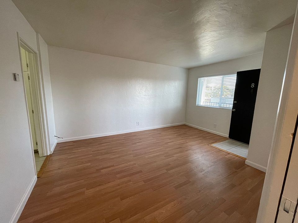 1st image of 230 E San Salvador St #8