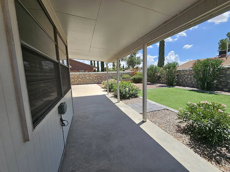 11265 Ivanhoe Dr — Photo 16