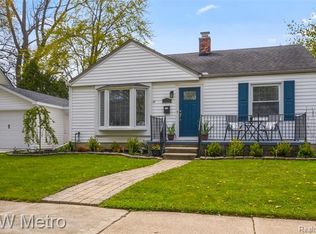 128 S Edgeworth Ave, Royal Oak, MI