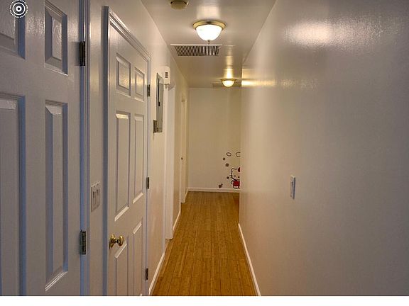 4th image of 19704 58th Ave #2FL