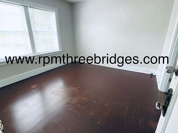 2nd image of 5444 Beacon Ave #2N